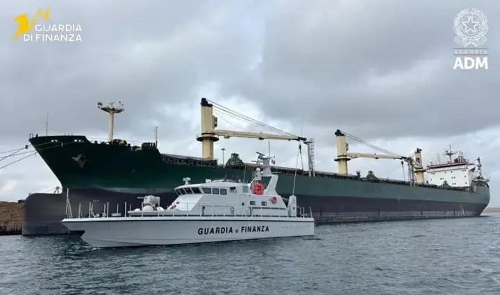 Italy Seizes Vessel Carrying Prohibited Russian Metal Cargo (Video) Italy Seizes Vessel Carrying Prohibited Russian Metal Cargo (Video)